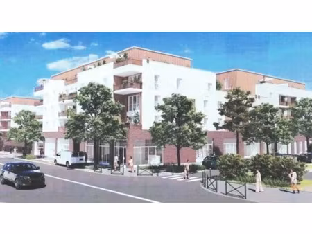 location commerce 138 m²