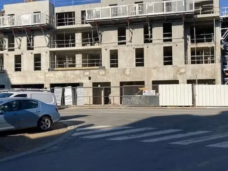 location commerce 276 m²