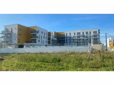 location commerce 87 m²