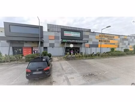 location commerce miserey salines 25480 568m²