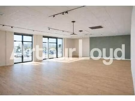 location commerce 470 m²