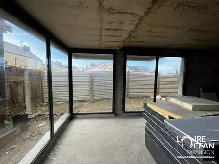 location commerce 73 m²