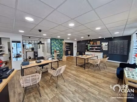 location commerce pornic 44210 135m²
