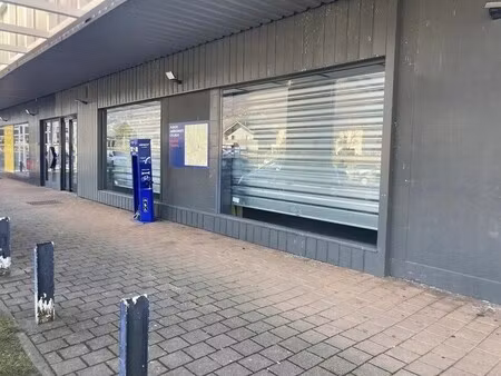 location commerce saint alban leysse 73230 400m²