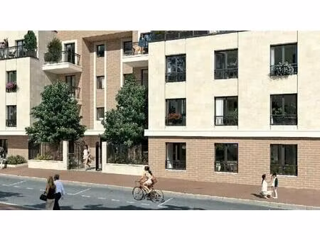 location commerce 172 m²