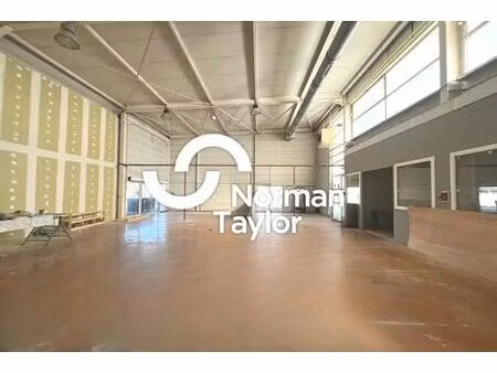 location commerce 250 m²