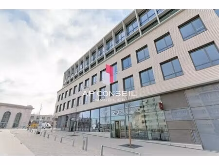 location commerce 100 m² à 377 m²