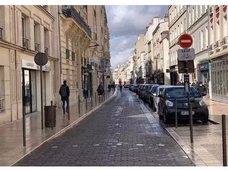 location commerce 105 m²