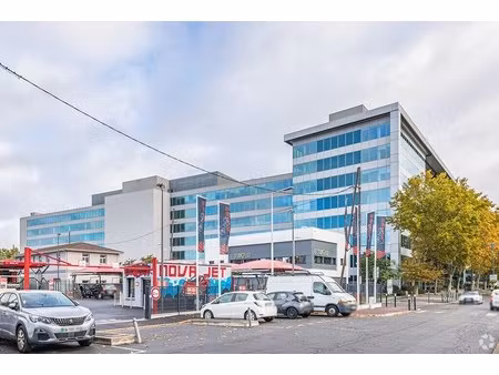 location bureaux 471 m² à 40 972 m²