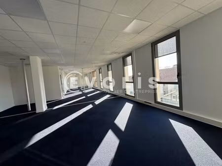location bureaux 1 085 m²