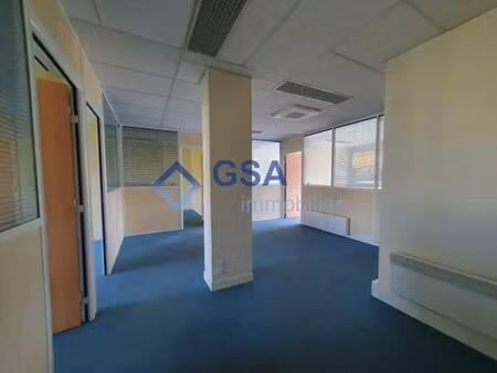 location bureaux 128 m²
