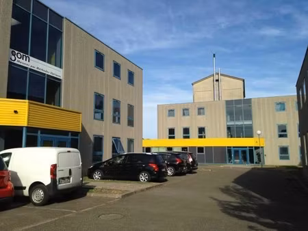 location bureaux 150 m² à 1 055 m²