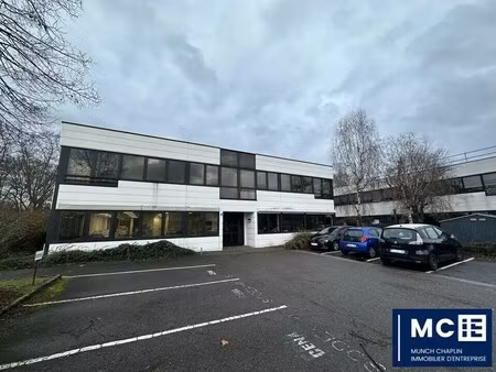 location bureaux 93 m² à 213 m²