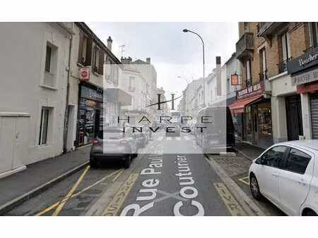 location commerce 65 m²