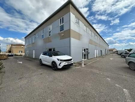 location commerce 358 m²