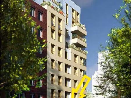 location commerce 93 m²