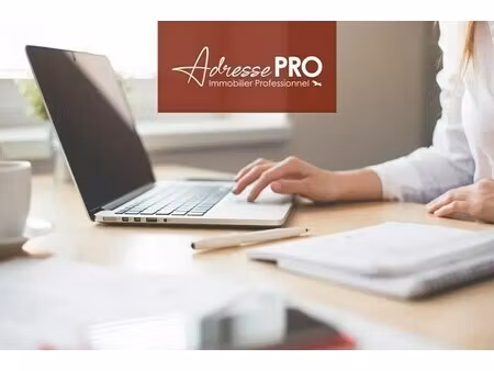 location commerce 108 m²