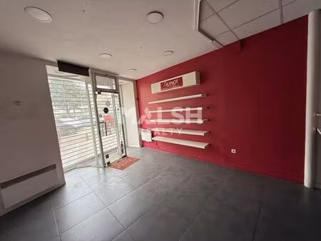 location commerce le chambon feugerolles 42500 142m²