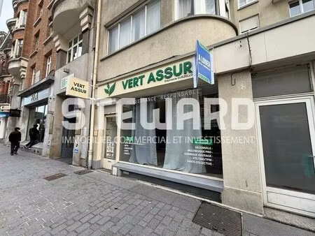 location commerce 43 m²