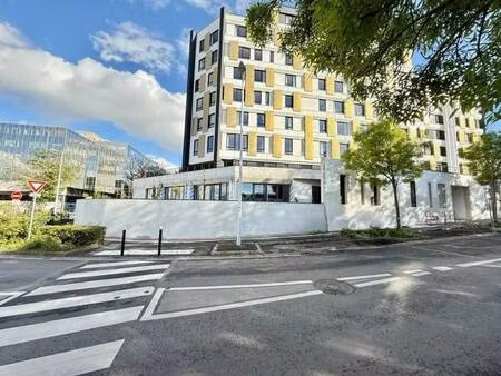 location commerce nanterre 92000 53m²