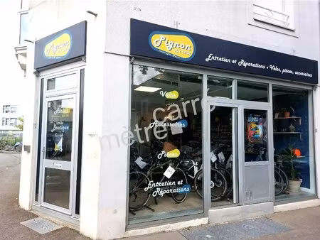 location commerce nantes 44300 75m²