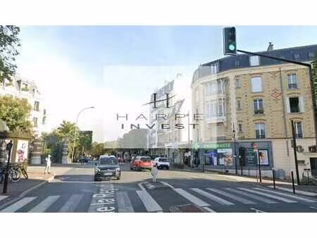 location commerce 45 m²