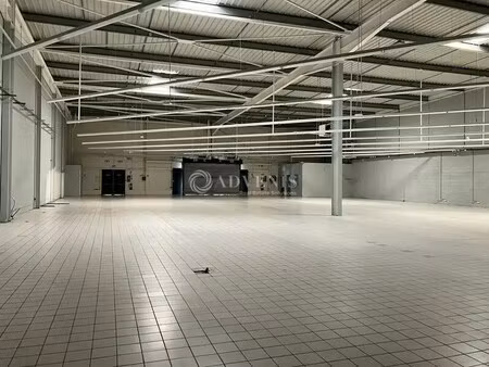 location commerce saint germain du puy 18390 1743m²
