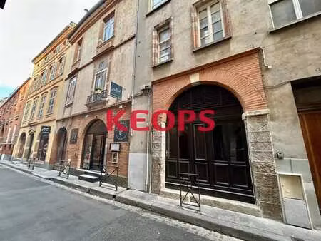 location commerce 154 m²