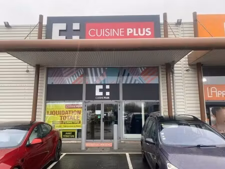 location commerce varennes les macon 71000 483m²