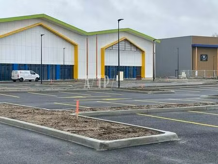 location commerce 600 m²