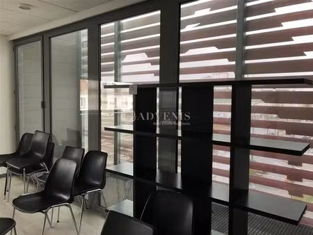 location bureaux 93 m² à 1 222 m²