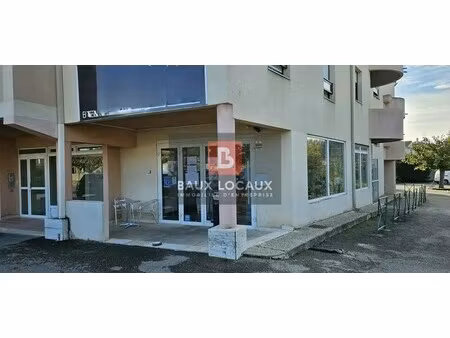 location commerce carpentras 84200 120m²