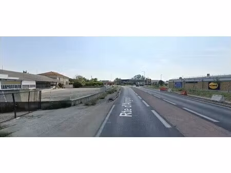 location commerce chateaurenard 13160 300m² à 600m²