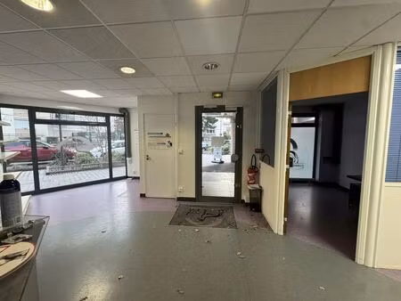 location commerce chatou 78400 135m²