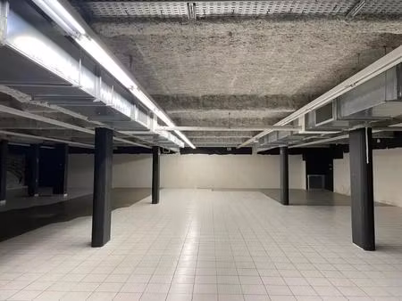 location commerce 547 m²