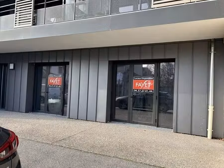 location commerce 88 m²