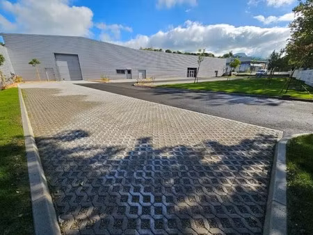 location commerce 641 m² à 1 300 m²