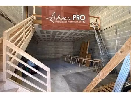 location commerce 90 m²