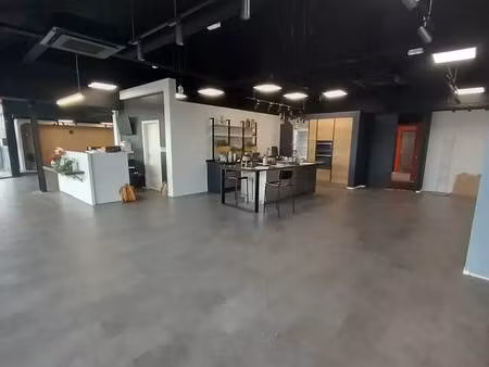 location commerce 480 m²