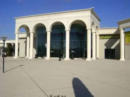 location commerce 476 m²