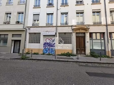 location commerce lyon 69007 60m²