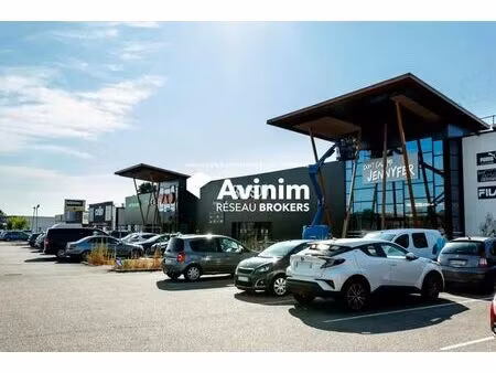 location commerce merignac 33700 177m²