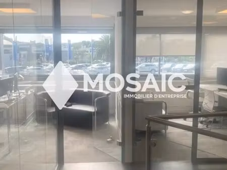 location commerce 368 m²