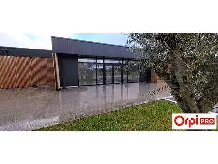 location commerce 110 m²