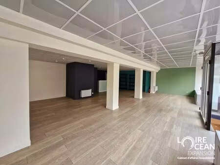 location commerce 95 m²