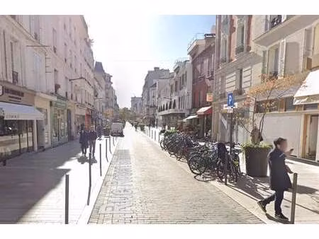 location commerce vincennes 94300 44m²