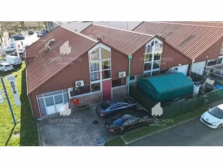 location local d'activités 204 m²