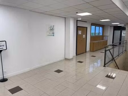 location bureaux 79 m² à 1 400 m²