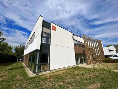 location bureaux 115 m² à 274 m²