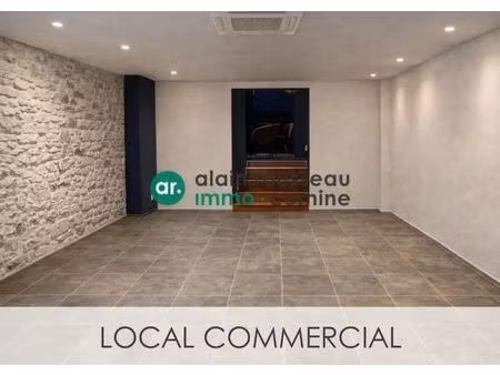 location commerce 55 m²